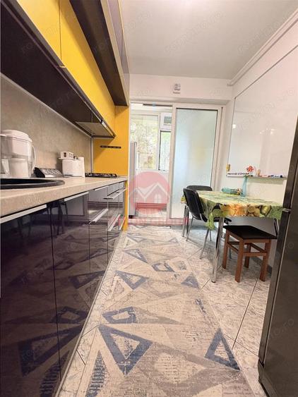 Apartament cu 3 camere decomandat, mobilat în Tomis Nord