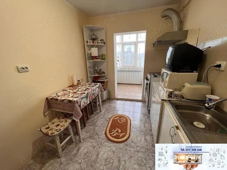 Apartament cu 2 camere decomandat în Micro 16