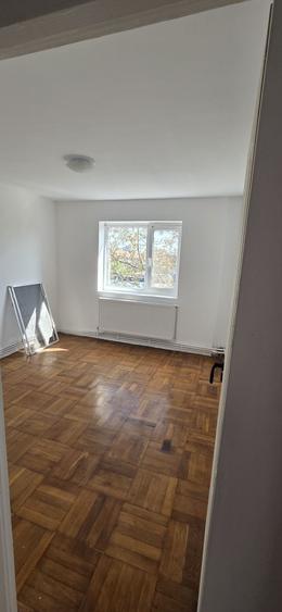 Apartament cu 2 camere semidecomandat în Crâng