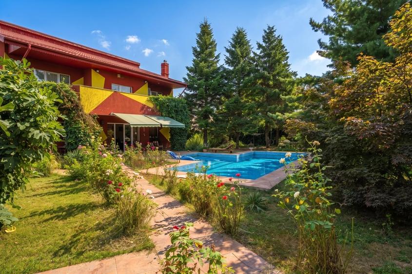 Casă individuală cu 6 camere cu Piscina în Fundeni