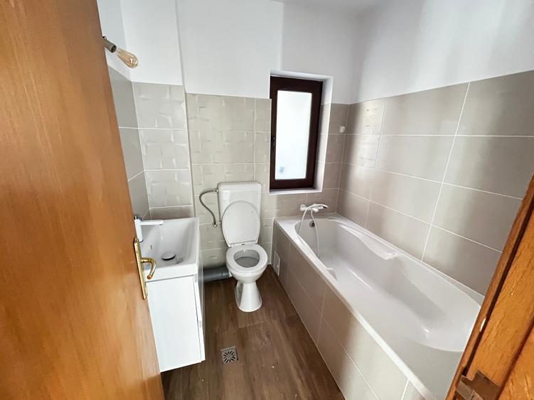 Casă cu 5 camere cu Garaj în Arcul de Triumf