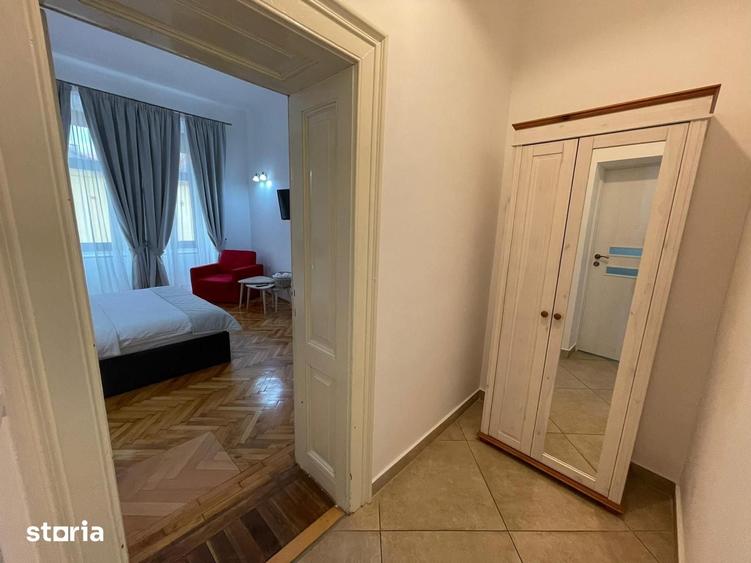 Apartament cu 8 camere în Central