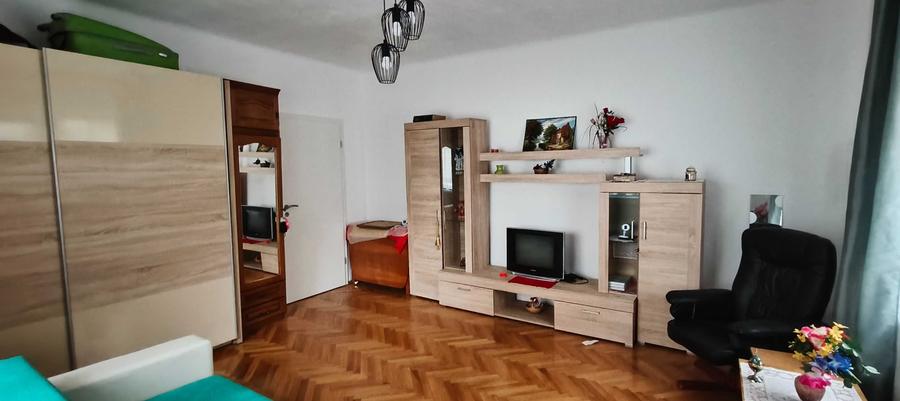 Garsonieră decomandată, mobilată în Astra
