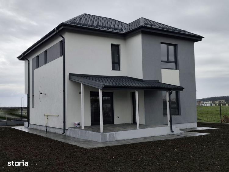 Casă cu 4 camere în Gulia