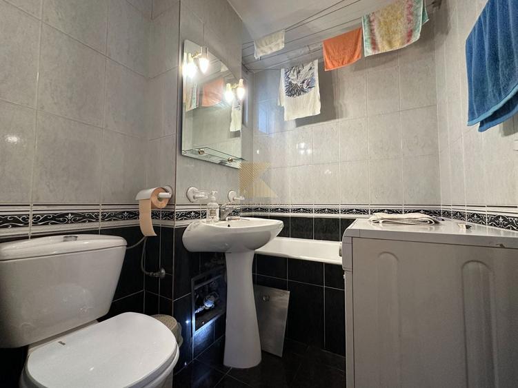 Apartament cu 3 camere semidecomandat în Astra