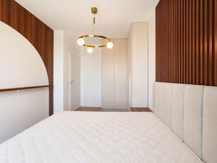 Apartament cu 3 camere decomandat, mobilat în Central