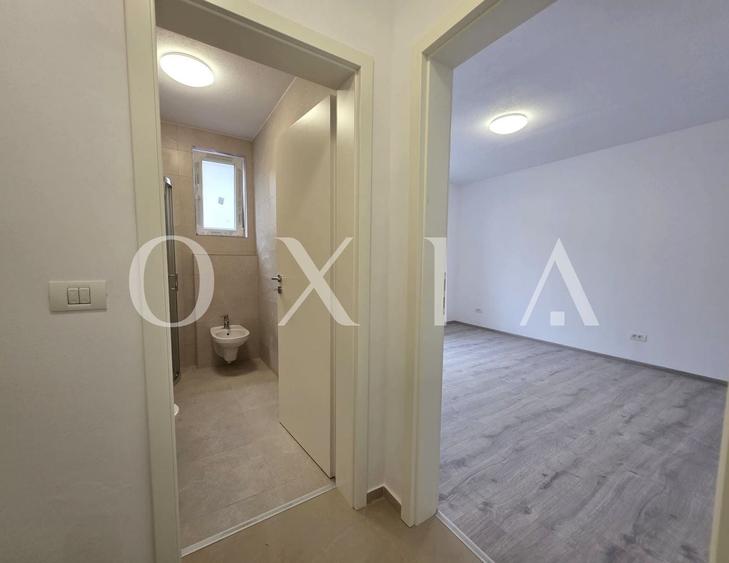 Apartament cu 3 camere semidecomandat în Giroc