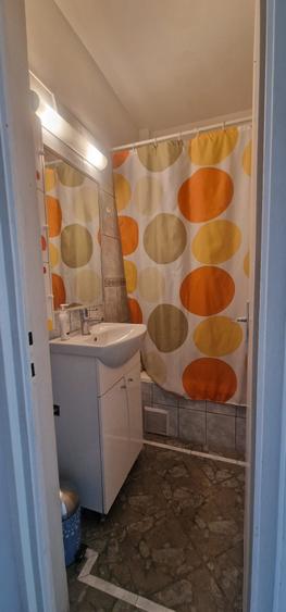 Apartament cu 2 camere decomandat, mobilat în Universitate