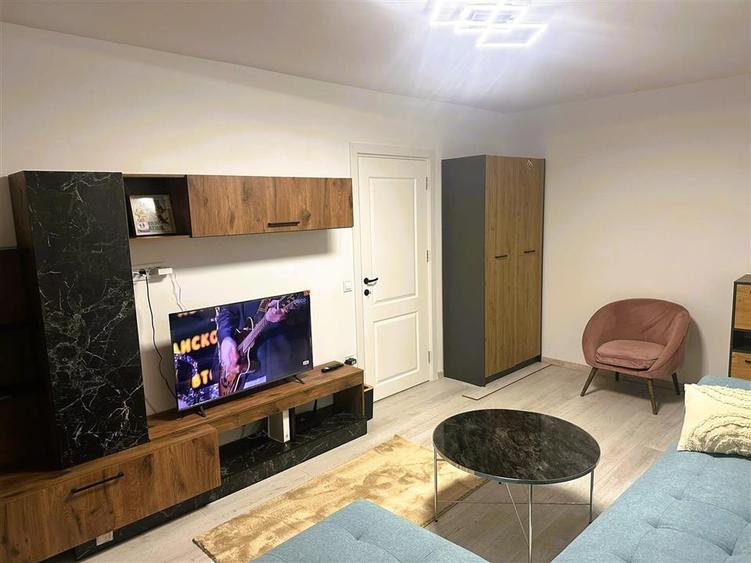 Apartament cu 2 camere decomandat, mobilat în Micro 14