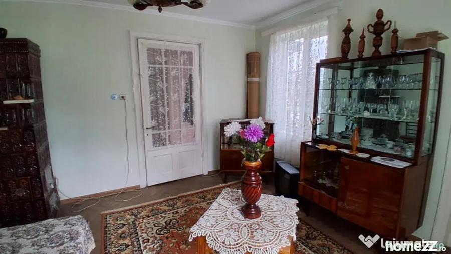 Casă cu 4 camere cu Teren 1600 Mp în Central