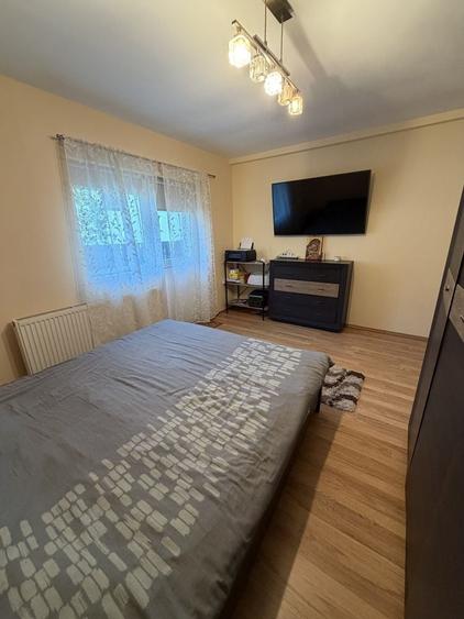 Apartament cu 3 camere în Florești