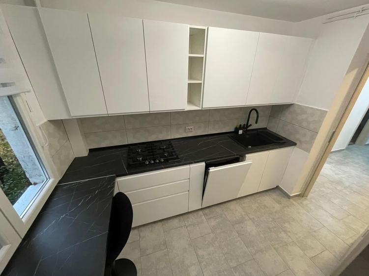 Apartament cu 3 camere decomandat în Brâncoveanu