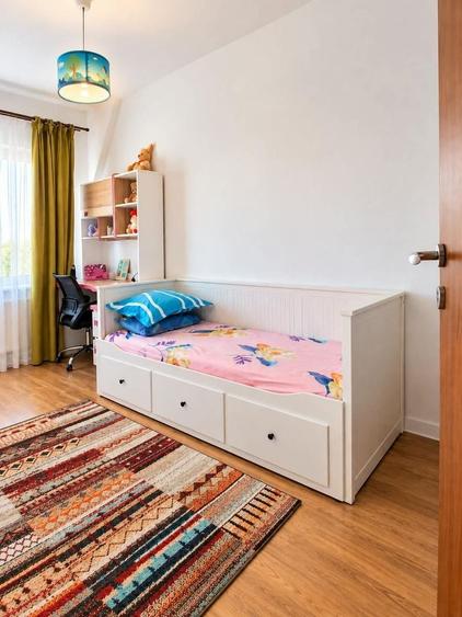 Apartament cu 4 camere decomandat, mobilat în Aradului