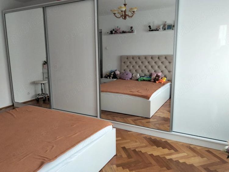 Apartament cu 4 camere decomandat în Micălaca