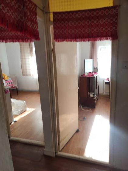 Apartament cu 4 camere decomandat în Vulcan