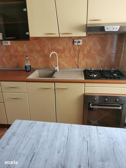 Apartament cu 4 camere decomandat în Exterior Vest