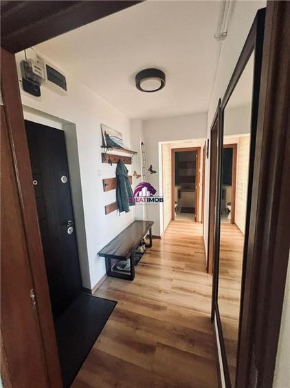 Apartament cu 2 camere decomandat, mobilat în Republicii