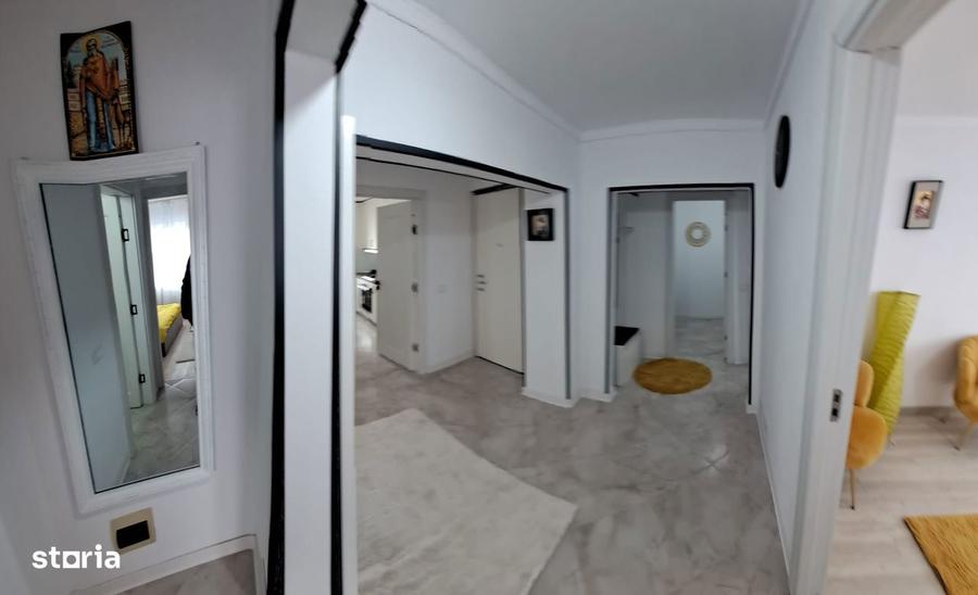 Apartament cu 4 camere decomandat în Central