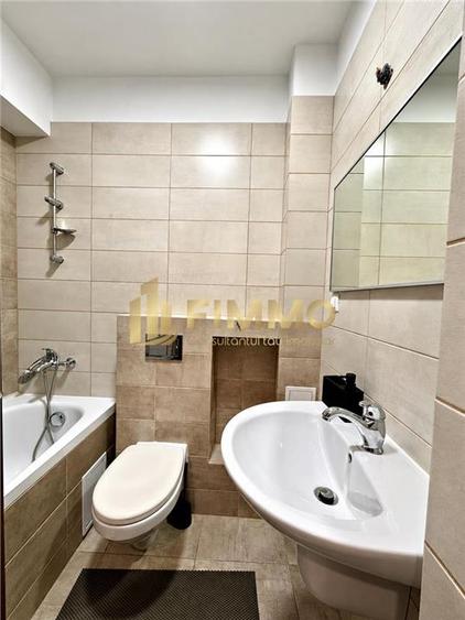Apartament cu 3 camere decomandat, mobilat în Est