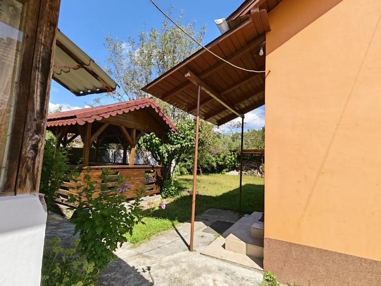 Casă cu 3 camere în Central