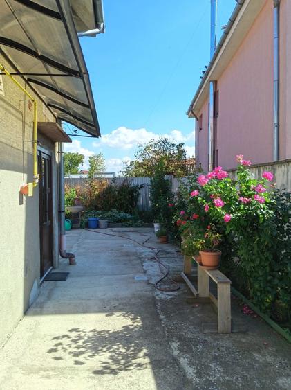 Casă cu 3 camere în Nojorid