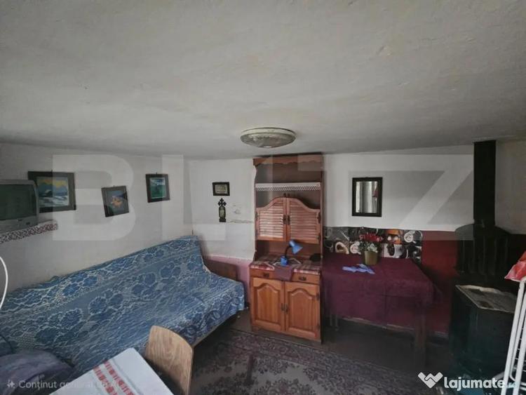 Casa cu 2 camere ?i anexe, zona centrala, Campeni - 1