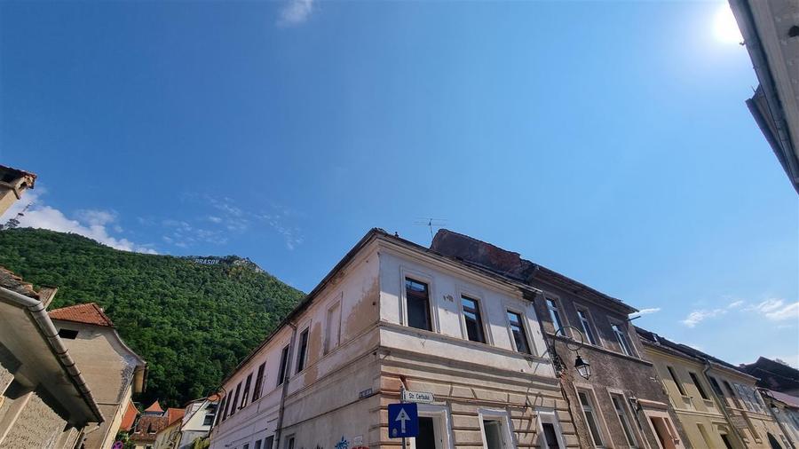 Apartament cu 2 camere semidecomandat, mobilat în Centrul Istoric