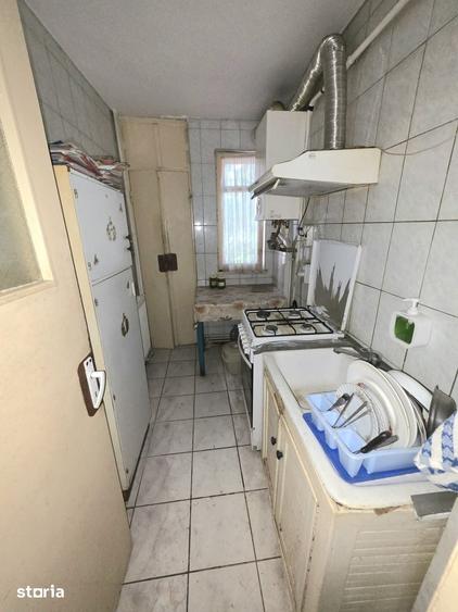 Apartament cu 3 camere semidecomandat în Viziru 1