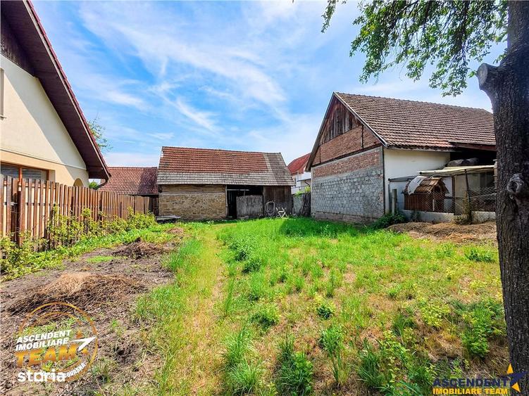 Casă cu 2 camere cu Teren 1732 Mp în Arcuș