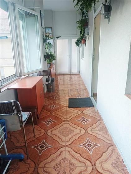 Apartament cu 3 camere decomandat, mobilat în Iosefin