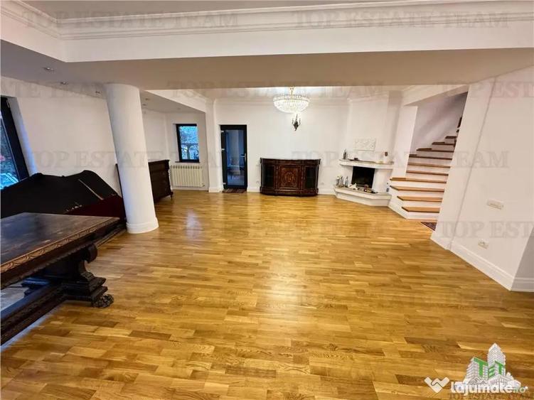 Casă cu 7 camere cu Teren 300 Mp în Iancu Nicolae