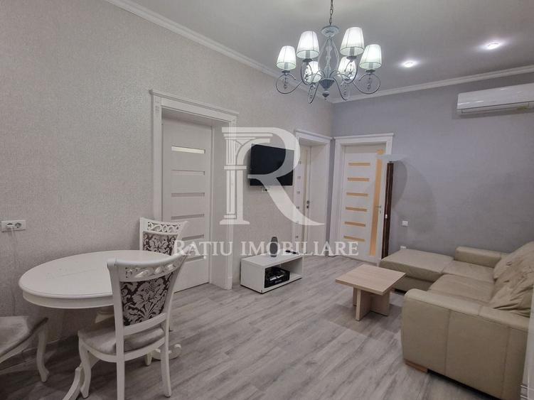 Apartament cu 3 camere decomandat, mobilat în Central