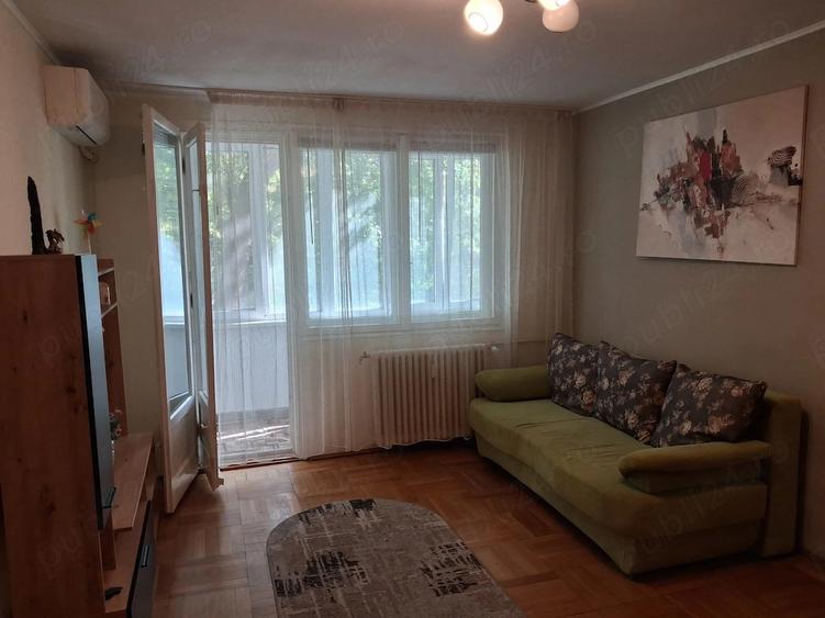 Apartament cu 2 camere semidecomandat, mobilat în Eroii Revoluției