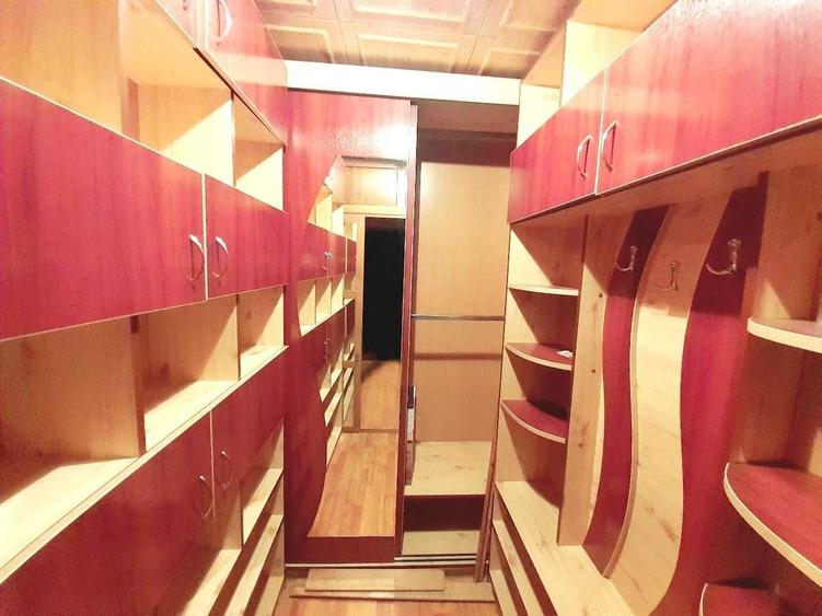Apartament cu 3 camere decomandat în Berca