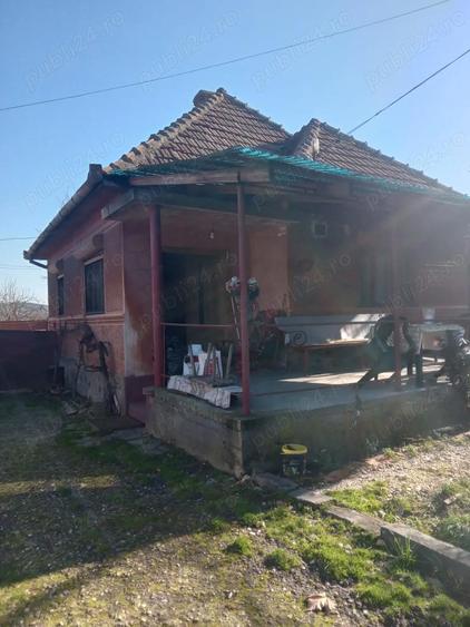 Casă cu 2 camere cu Teren 1180 Mp în Săvârșin