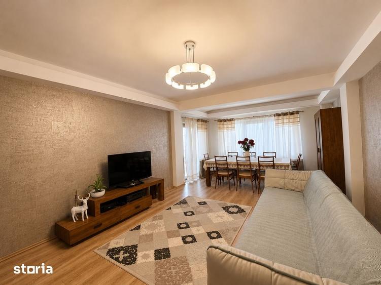 Casă cu 8 camere cu Teren 466 Mp în Central