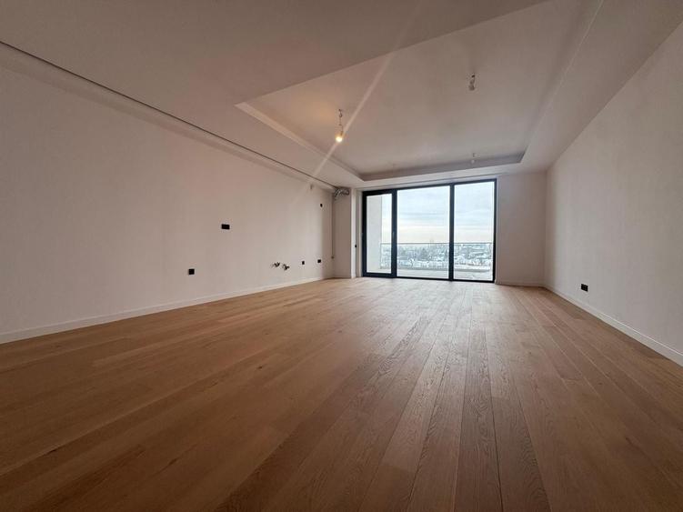 Apartament cu 3 camere semidecomandat în Floreasca
