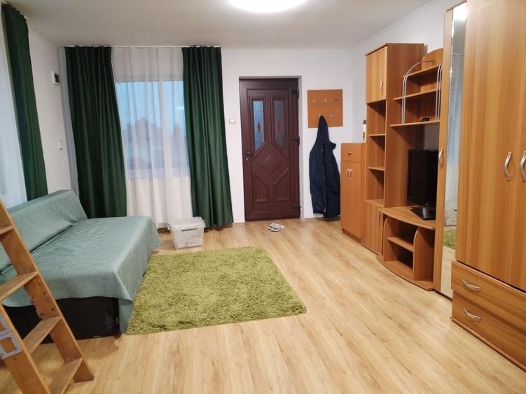 Garsonieră decomandată în Central