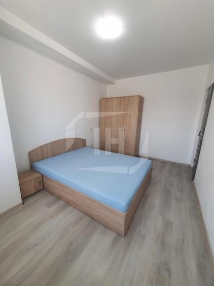 Apartament cu 3 camere semidecomandat, mobilat în Iris