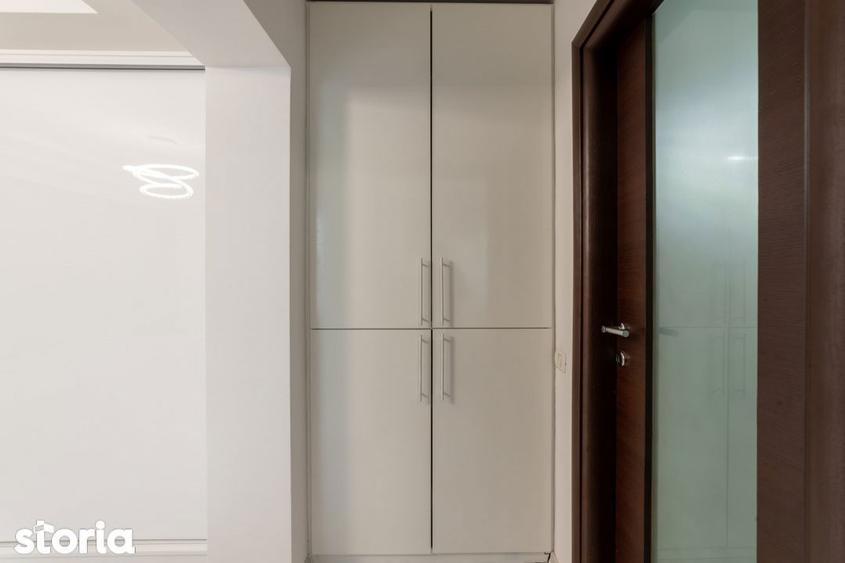 Apartament cu 3 camere, mobilat în Calea București