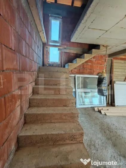 Casă cu 5 camere cu Teren 4000 Mp în Central