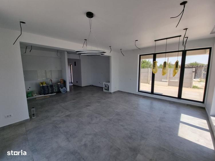 Casă cu 4 camere cu Teren 170 Mp în Central