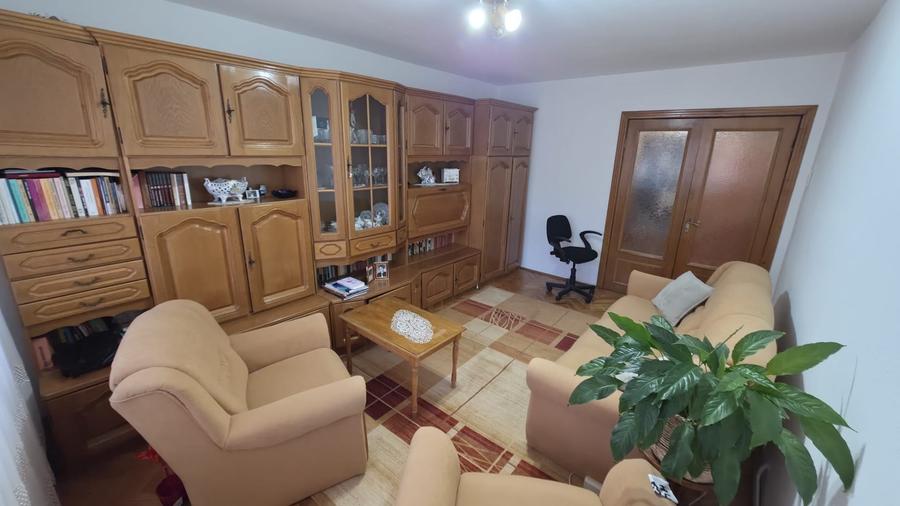 Apartament cu 3 camere în Aiud