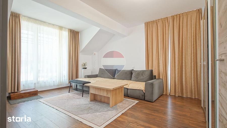 Apartament cu 3 camere decomandat în Tractorul