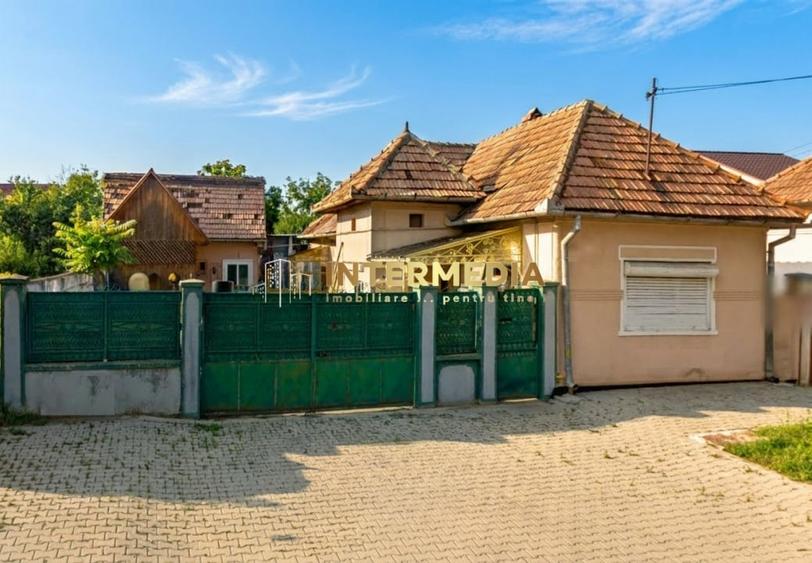 Casă individuală cu 4 camere cu Canalizare în Central