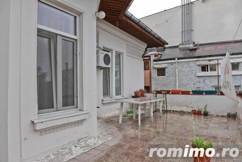Apartament cu 6 camere decomandat în Cotroceni