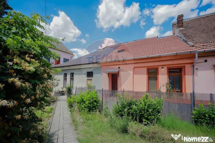 Apartament cu 3 camere decomandat în Ultracentral
