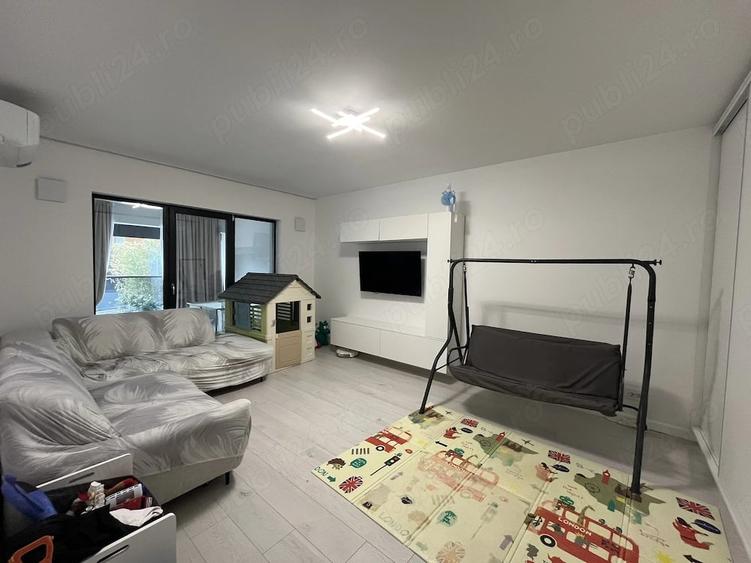 Apartament cu 3 camere decomandat în Exterior Vest