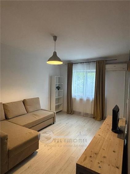 Apartament cu 2 camere decomandat în Nicolina