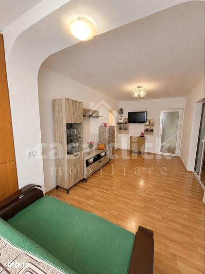 Apartament cu 3 camere semidecomandat în Micro 19
